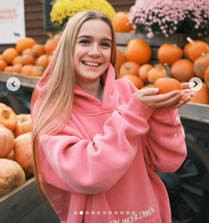 Tilly Mills Biography: Real Name, Family, Ancestry, Boyfriend, School, Net Worth