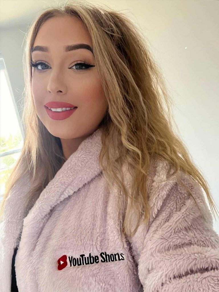 Is AsmrLinaStar Married? Biography: Family, Ancestry, Kids, Husband, Net Worth